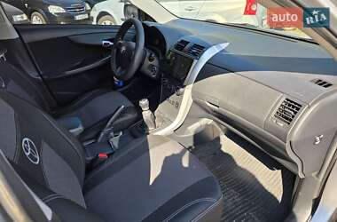 Седан Toyota Corolla 2011 в 