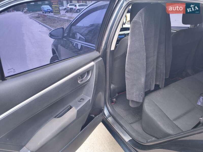 Седан Toyota Corolla 2014 в Каменском