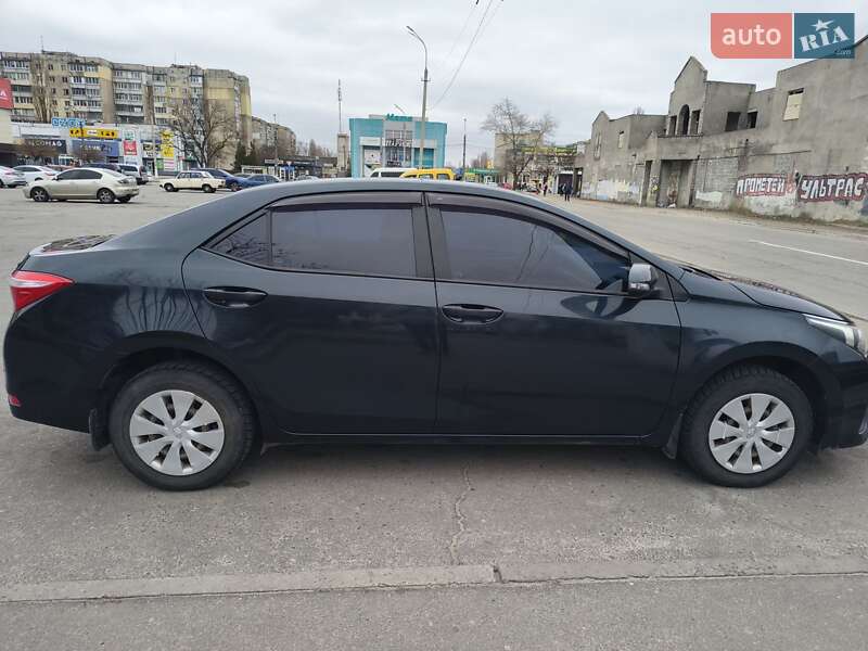 Седан Toyota Corolla 2014 в Каменском