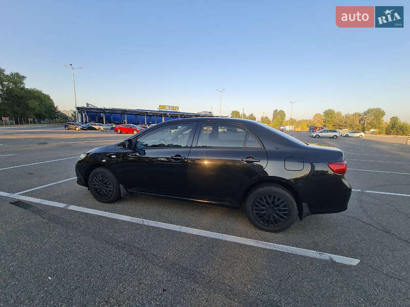 Седан Toyota Corolla 2008 в Києві
