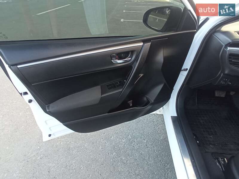 Седан Toyota Corolla 2014 в Умани фото 12 Седан Toyota Corolla 2014 в Умани