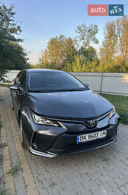 Седан Toyota Corolla 2024 в Луцке