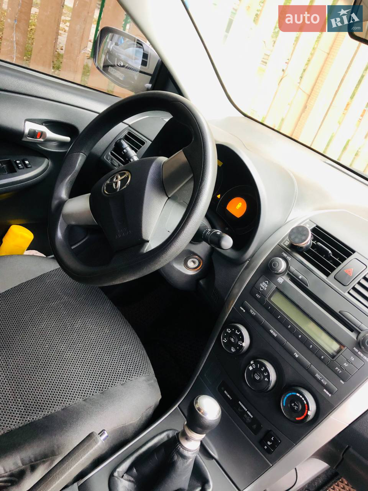 2010 Toyota Corolla - мініатюра 9