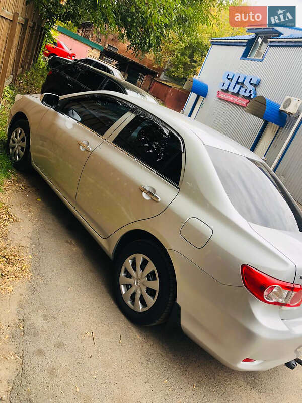 Седан Toyota Corolla 2010 в Славянске