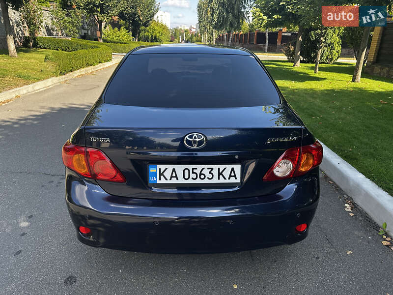 Седан Toyota Corolla 2009 в Киеве