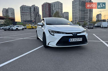 Седан Toyota Corolla 2019 в Киеве