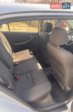 Хэтчбек Toyota Corolla 2004 в 