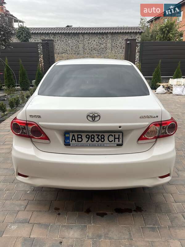Седан Toyota Corolla 2010 в Виннице