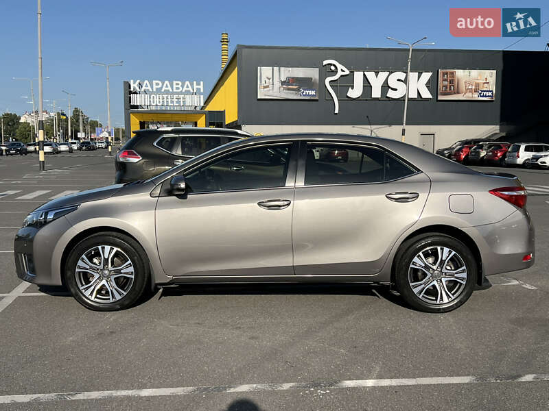 Седан Toyota Corolla 2015 в Києві фото 4 Седан Toyota Corolla 2015 в Києві