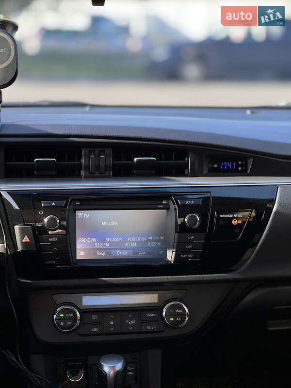 Седан Toyota Corolla 2015 в Києві фото 24 Седан Toyota Corolla 2015 в Києві