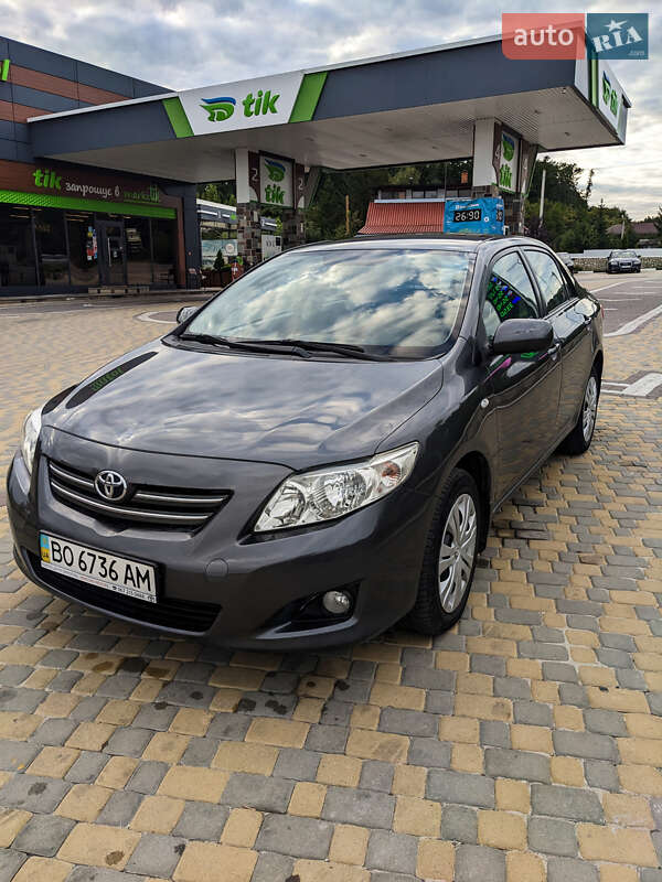 Седан Toyota Corolla 2008 в Копычинце