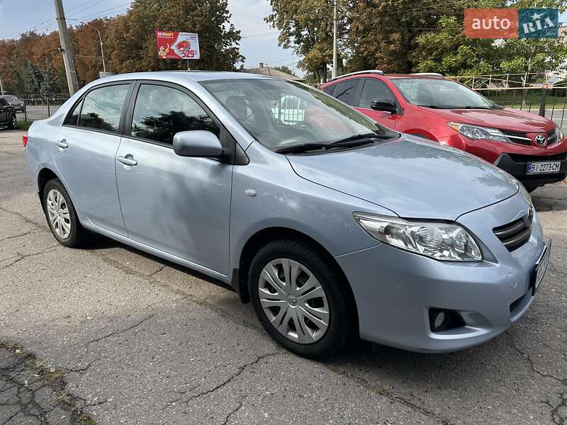 Седан Toyota Corolla 2008 в Полтаве