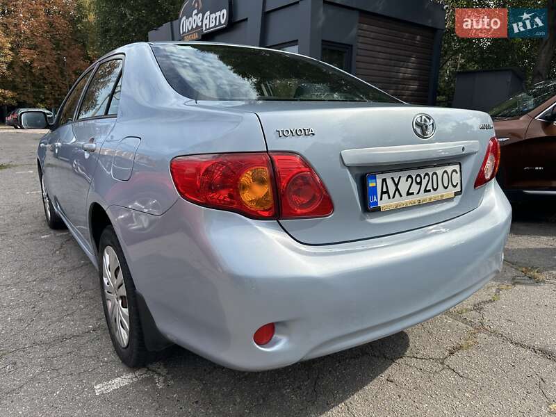 Седан Toyota Corolla 2008 в Полтаве
