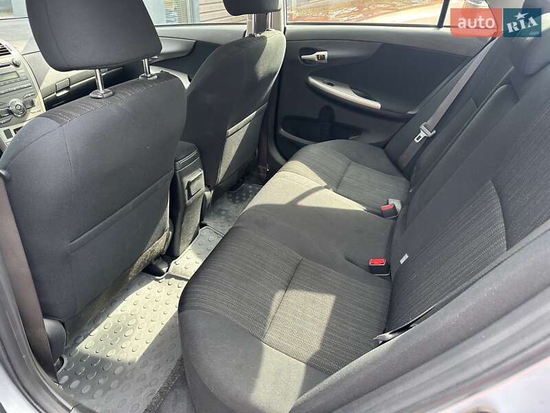 Седан Toyota Corolla 2008 в Полтаве