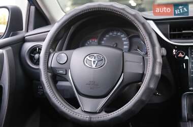 Седан Toyota Corolla 2016 в 
