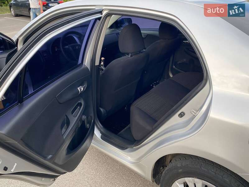 Седан Toyota Corolla 2011 в Богуславе