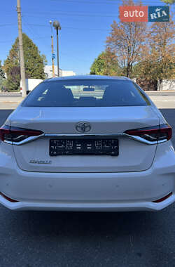 Седан Toyota Corolla 2019 в 