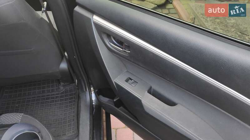 Седан Toyota Corolla 2013 в Тернополі фото 18 Седан Toyota Corolla 2013 в Тернополі