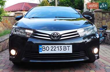 Седан Toyota Corolla 2013 в 