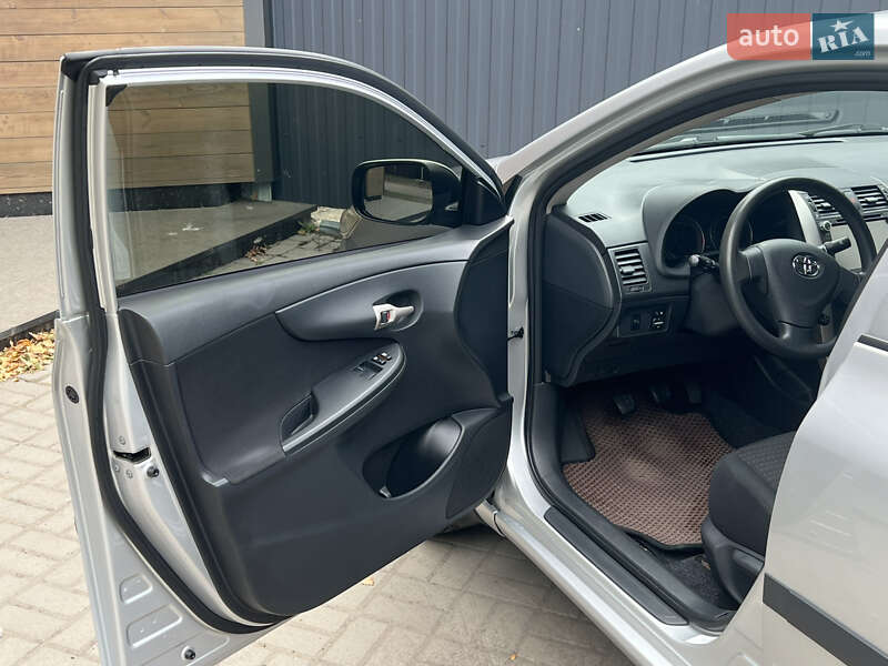 Седан Toyota Corolla 2008 в Черкассах