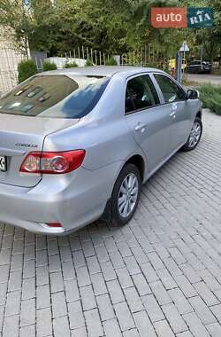 Седан Toyota Corolla 2010 в 