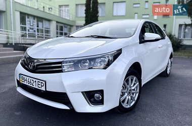 Седан Toyota Corolla 2014 в 
