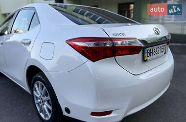 Седан Toyota Corolla 2014 в 