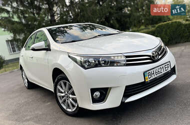 Седан Toyota Corolla 2014 в 