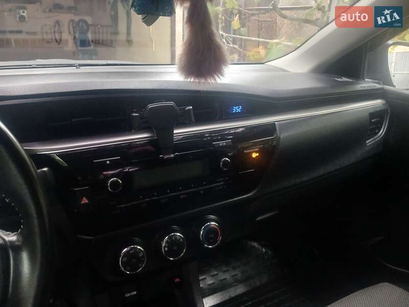 Седан Toyota Corolla 2014 в Измаиле