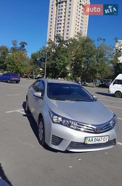 Седан Toyota Corolla 2014 в Киеве
