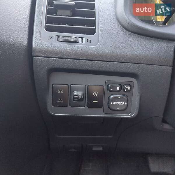 Седан Toyota Corolla 2013 в Чернигове