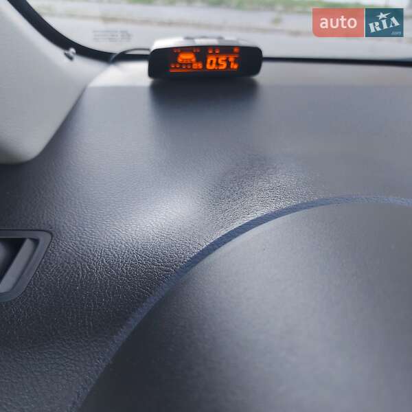 Седан Toyota Corolla 2013 в Чернигове