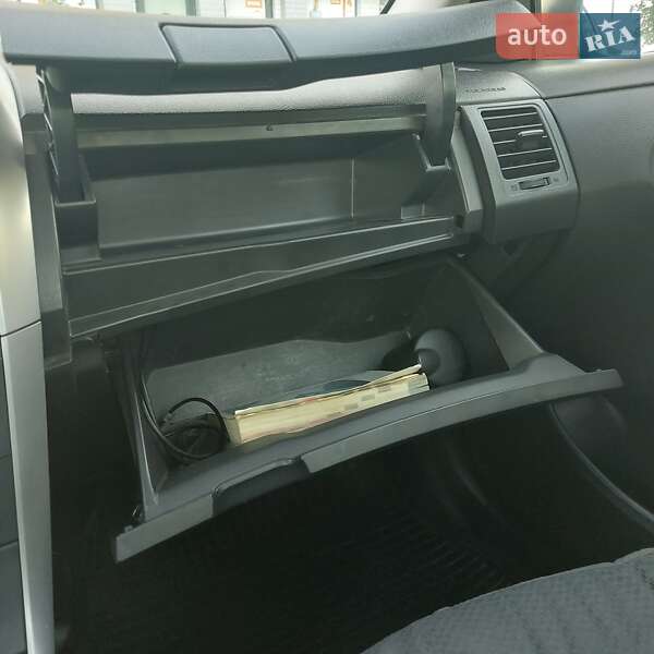 Седан Toyota Corolla 2013 в Чернигове