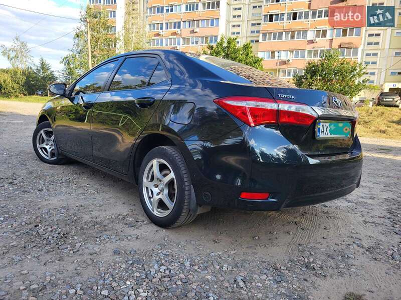 Седан Toyota Corolla 2013 в Харькове фото 6 Седан Toyota Corolla 2013 в Харькове
