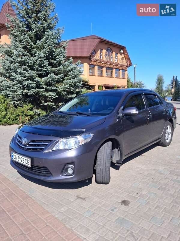 Седан Toyota Corolla 2011 в Шполе