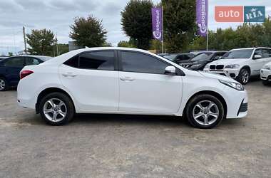 Седан Toyota Corolla 2017 в 