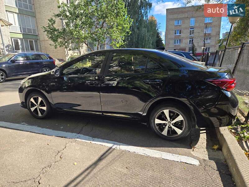 Седан Toyota Corolla 2020 в Києві