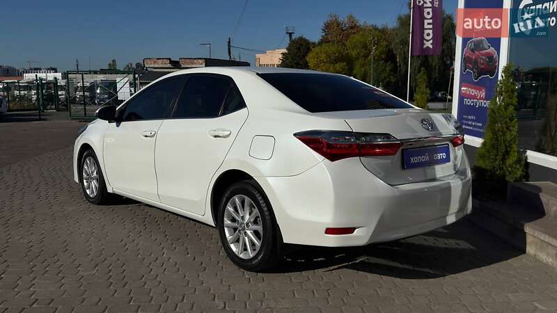Седан Toyota Corolla 2018 в Львове фото 5 Седан Toyota Corolla 2018 в Львове