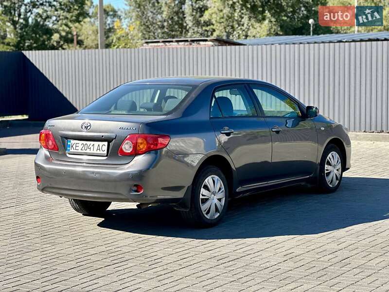 Седан Toyota Corolla 2007 в Днепре