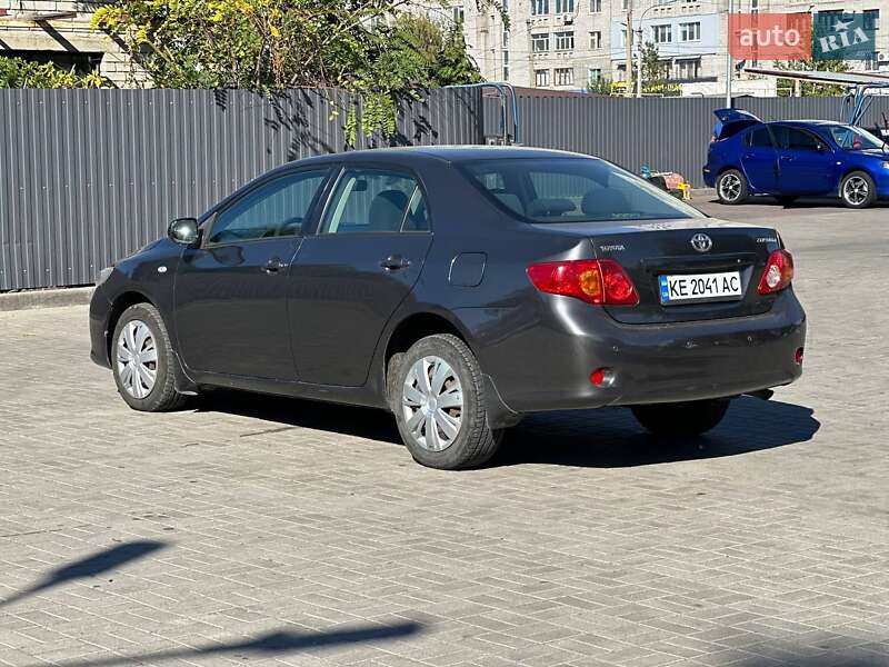 Седан Toyota Corolla 2007 в Днепре