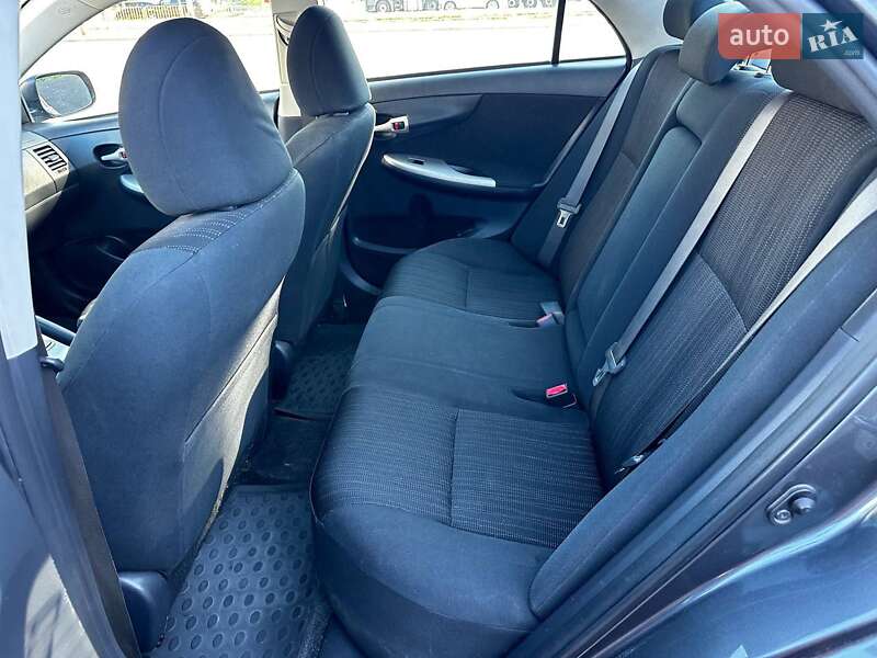 Седан Toyota Corolla 2007 в Днепре