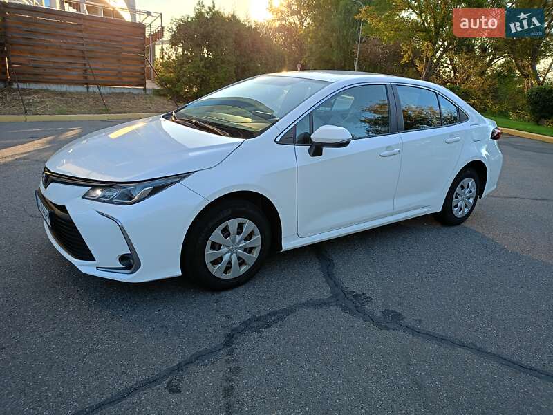 Седан Toyota Corolla 2021 в Киеве