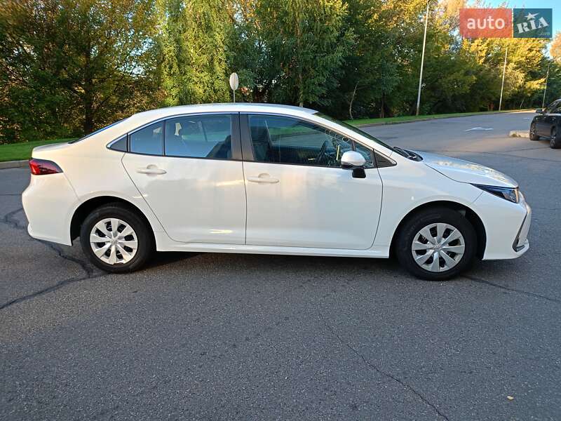 Седан Toyota Corolla 2021 в Киеве