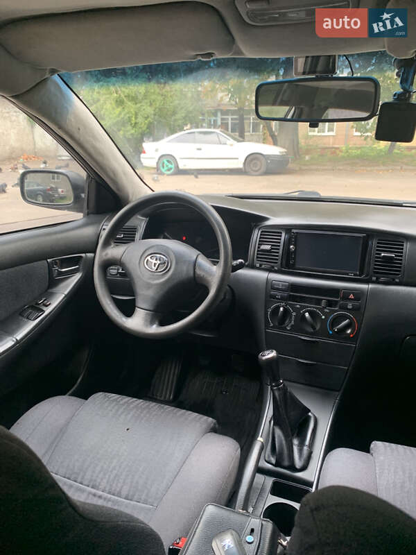 Седан Toyota Corolla 2003 в Хмельницькому