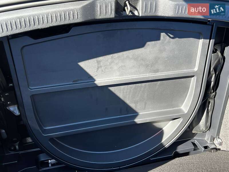 Хетчбек Toyota Corolla 2017 в Рівному