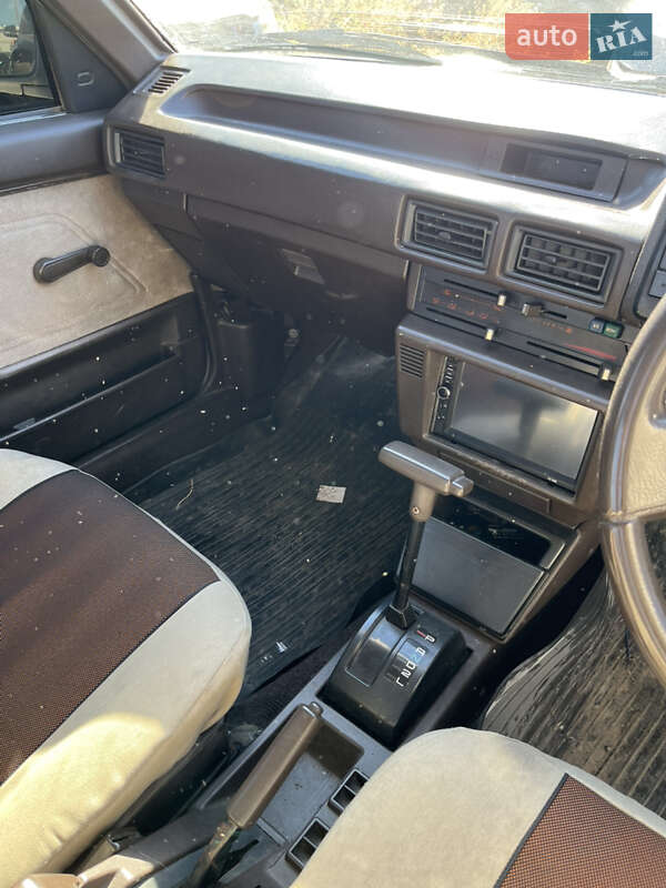 Седан Toyota Corolla 1987 в Одессе