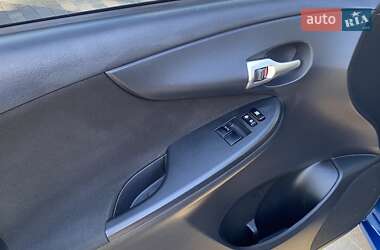Седан Toyota Corolla 2011 в 