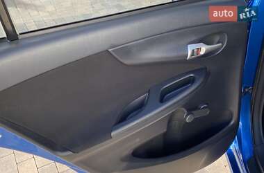 Седан Toyota Corolla 2011 в 