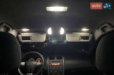 Седан Toyota Corolla 2011 в 