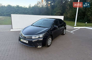Седан Toyota Corolla 2014 в Черкассах